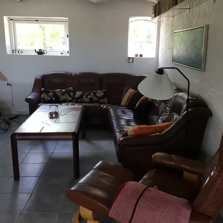 Anesminde Apartment *